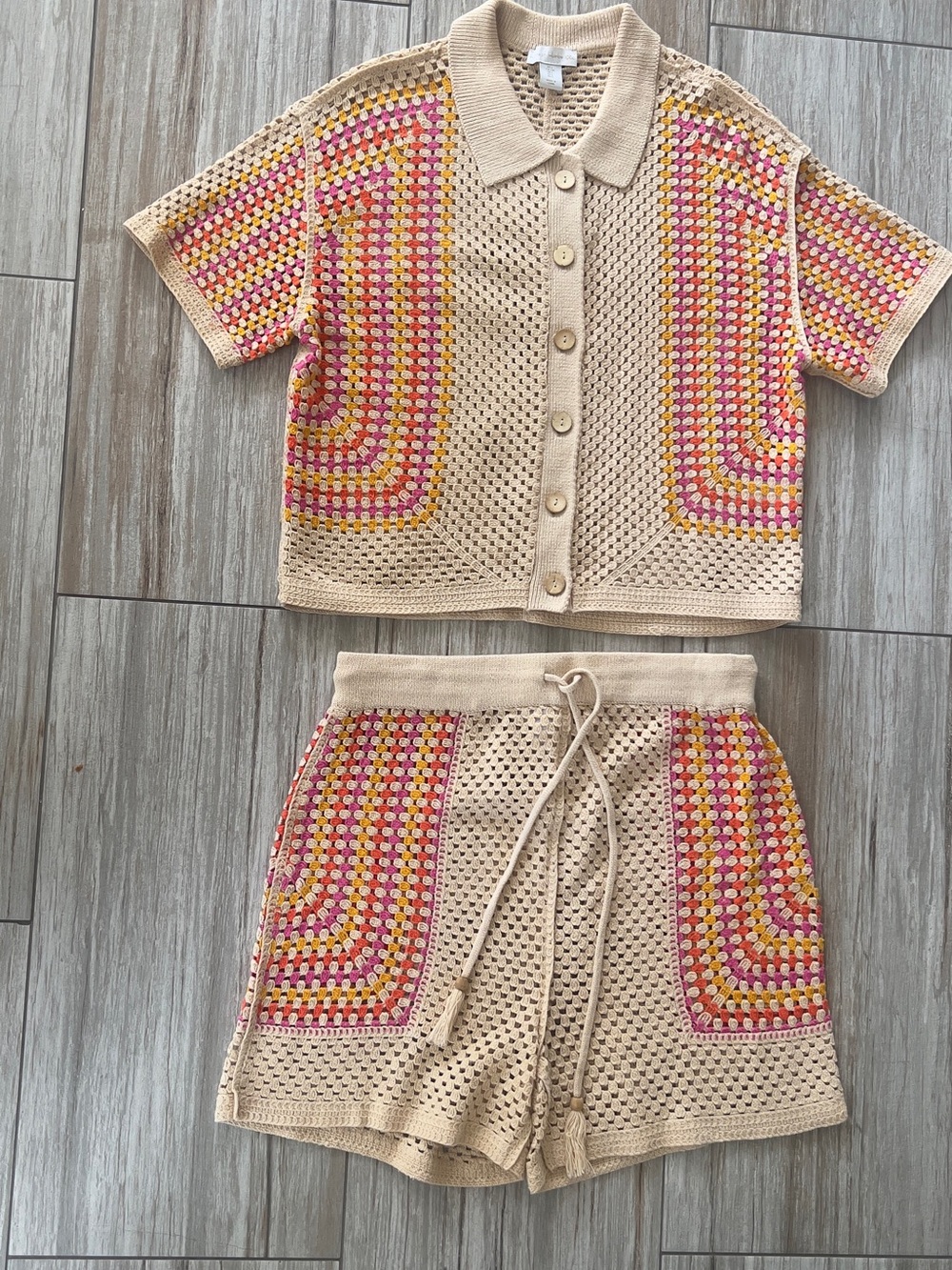 House of Harlow 1960 Beige Crochet Short set Large - Picture 2 of 4